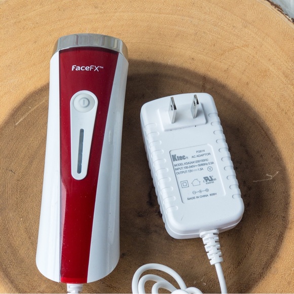 Silk’n FaceFX Red Light Anti-Aging Device - Picture 3 of 9